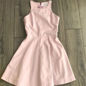 Elizabeth James dress